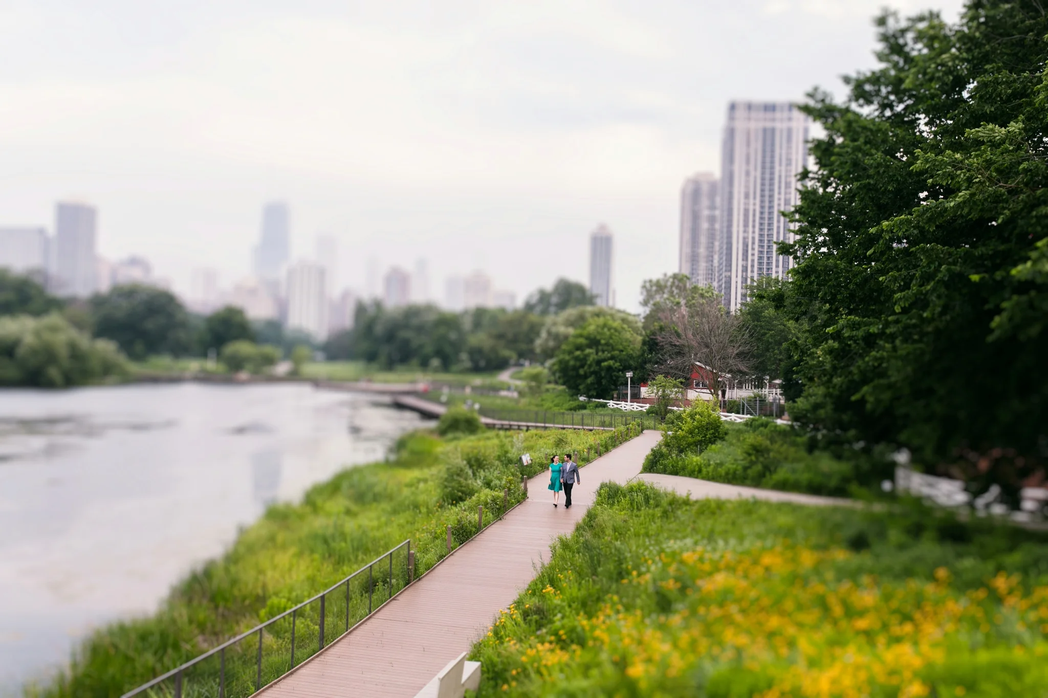 Lincoln_Park_Engagement_Photography-011.jpg