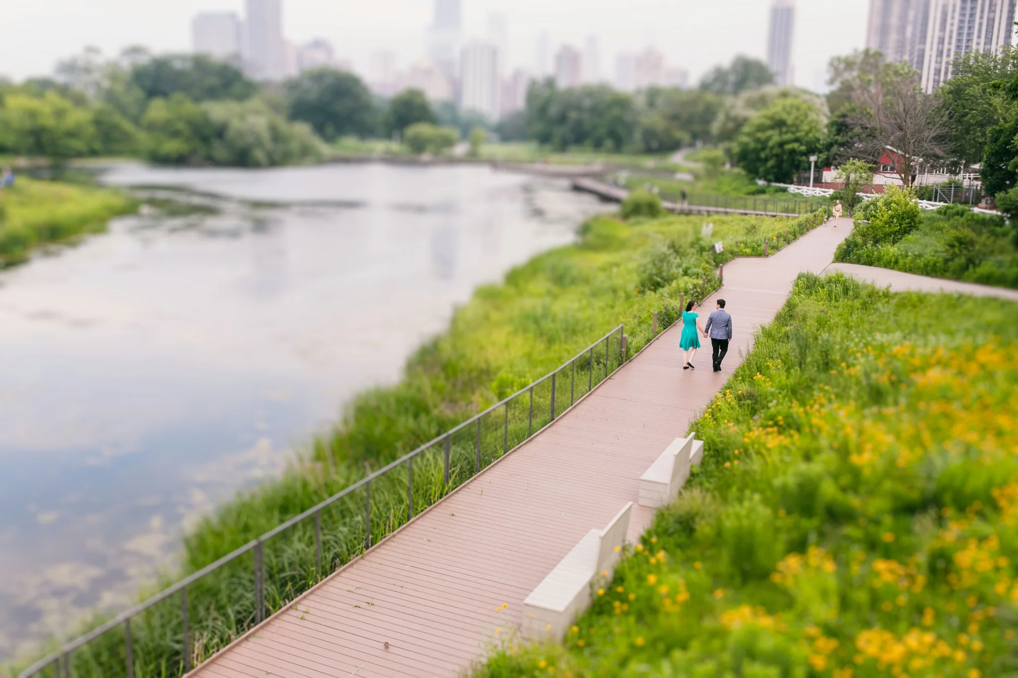 Lincoln_Park_Engagement_Photography-013.jpg