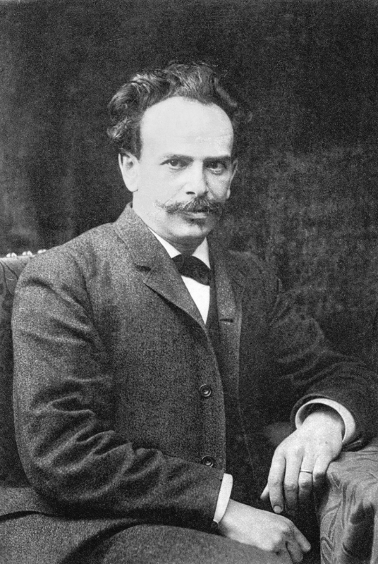 A much better version of the cropped photo of Franz Boas I worked from: a small image on a display that I snapped a shot of with my phone. I hunched at my cafe table referring to my phone as I drew the following. 