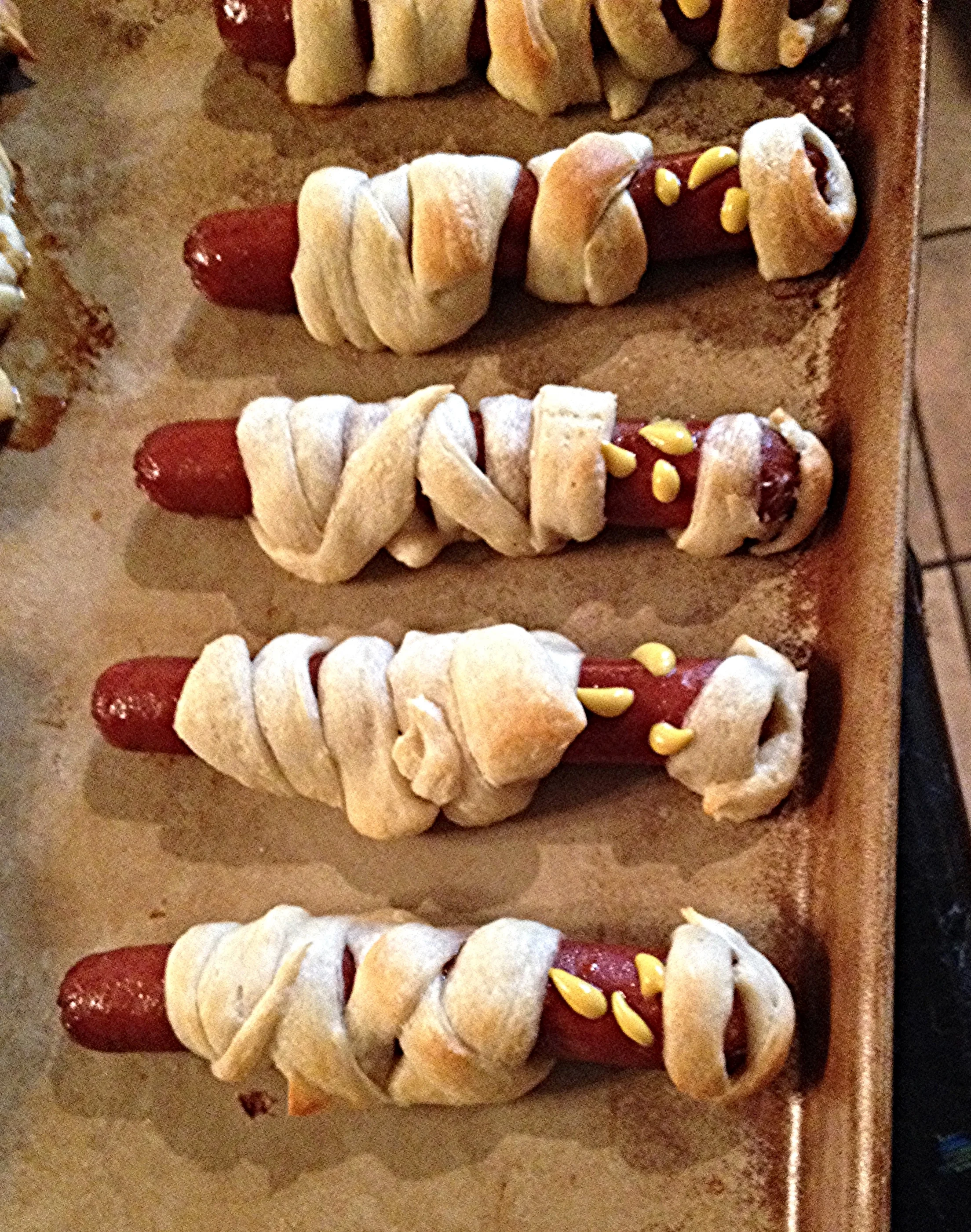 Champagne Party Weiner Mummy Recipe