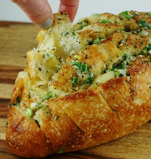 Cheesy Havarti Dill Pull-Apart Bread Recipe
