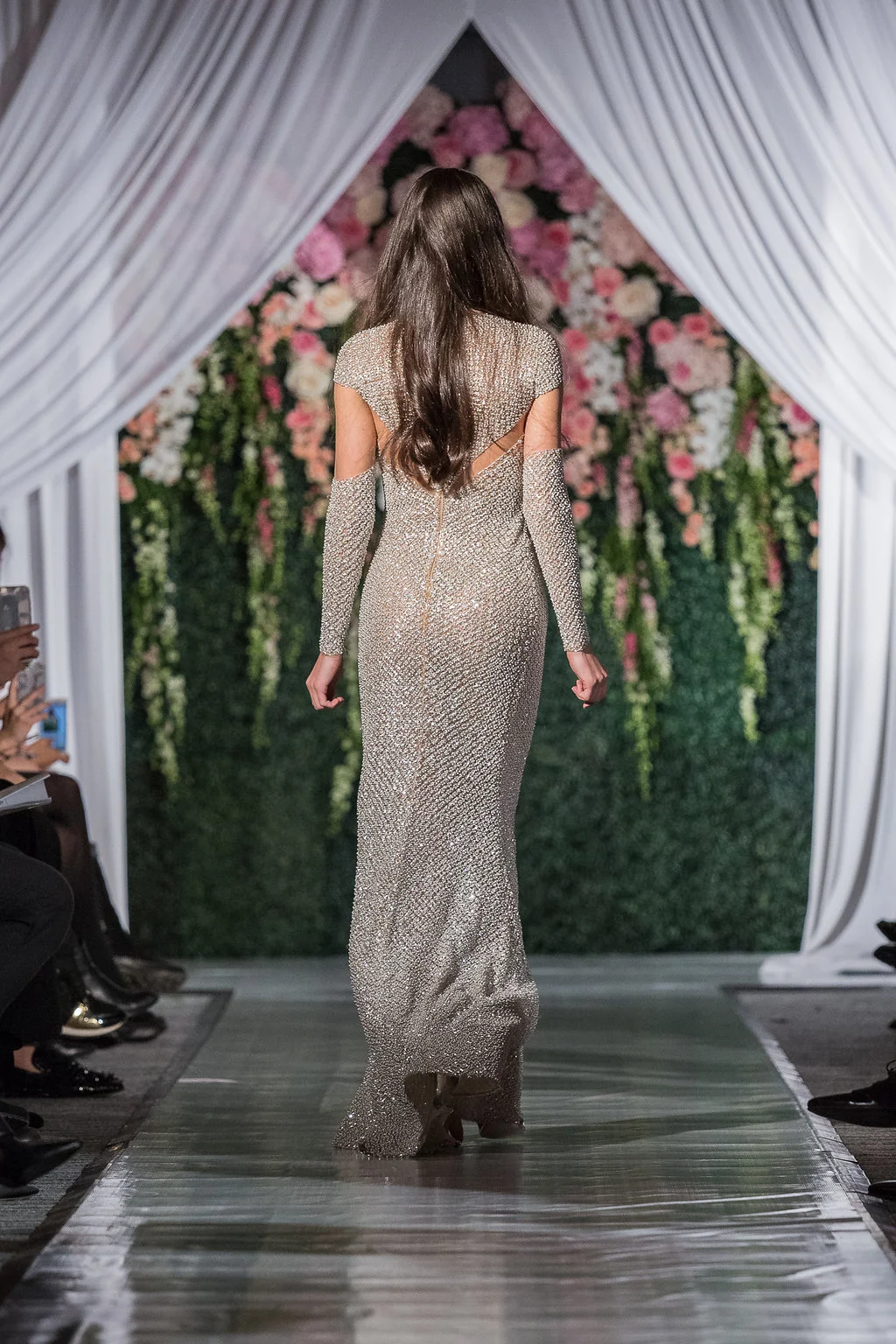 MikaelDWeddingShowTime029.jpg