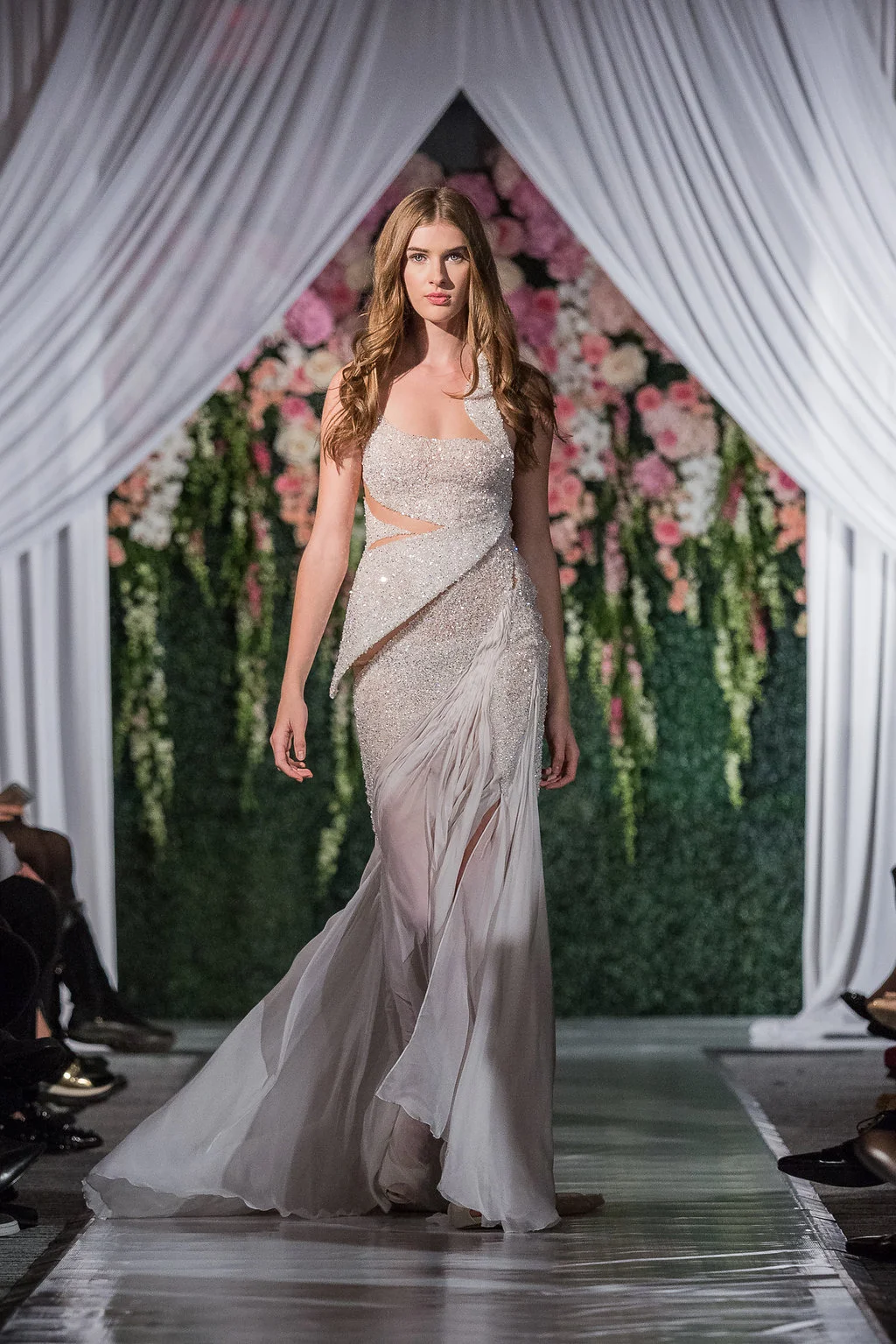 MikaelDWeddingShowTime064.jpg