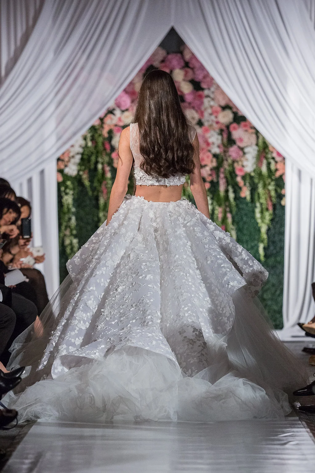 MikaelDWeddingShowTime075.jpg