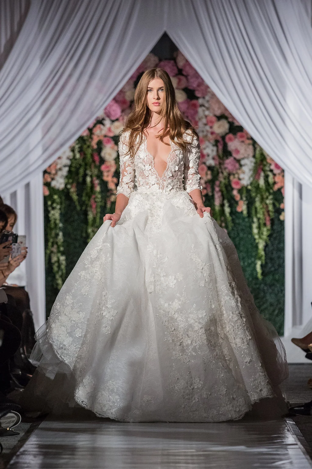 MikaelDWeddingShowTime080.jpg