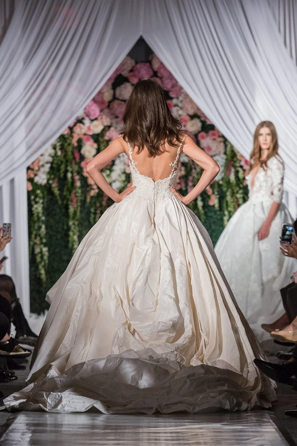 MikaelDWeddingShowTime083.jpg