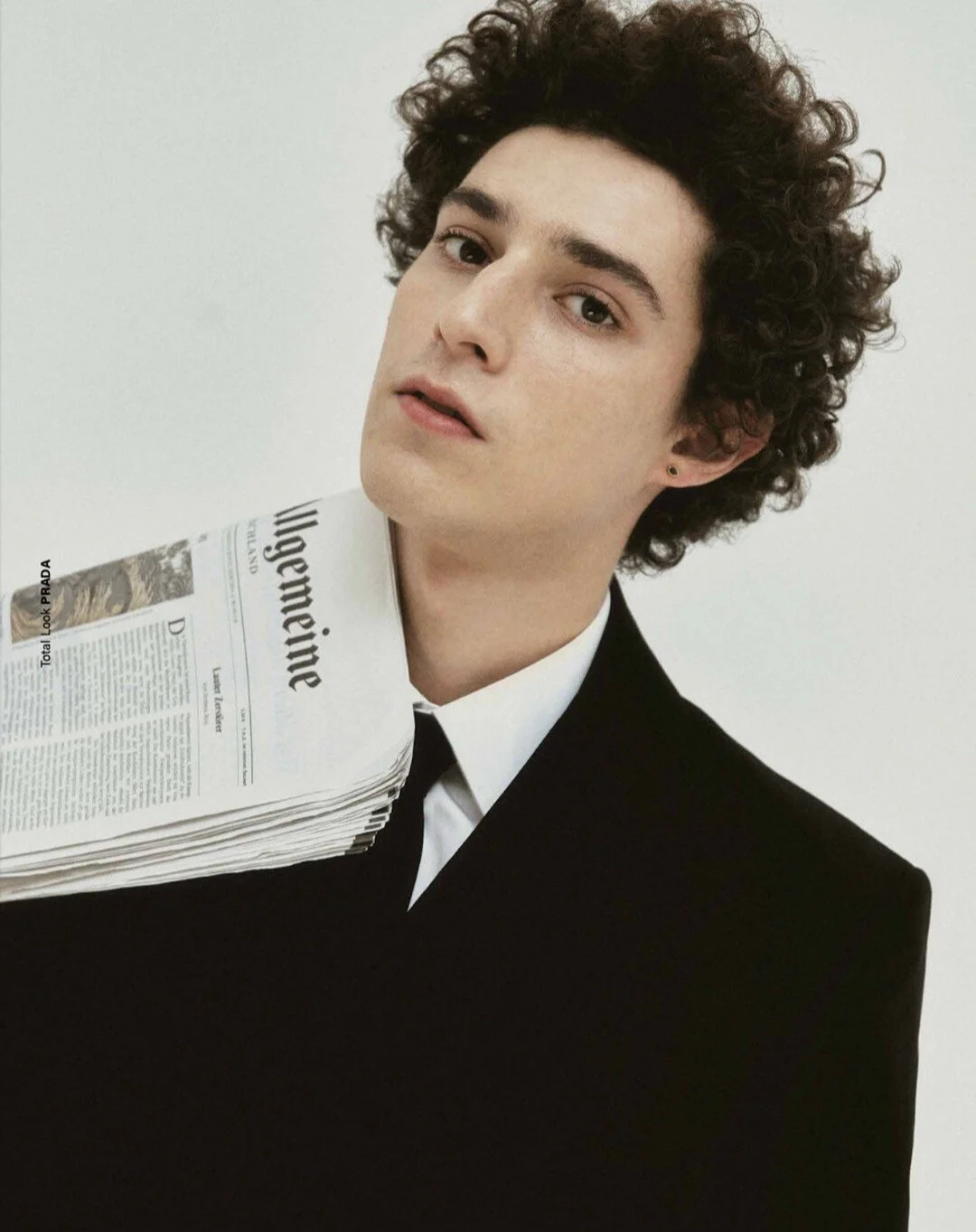 🥀 @filipposcotti 

Filippo Scotti 📷 @parsenziani #styledbyme for The Greatest #23 - The Imprint Issue
Art Director @sara_ferraris 
Makeup @serena_congiu at @blendmanagement using @faced_italia
Hair @marcominunnohair at @blendmanagement using @hairb