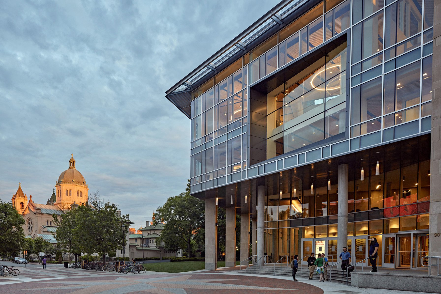 Virginia Commonwealth University / James Branch Cabell Library