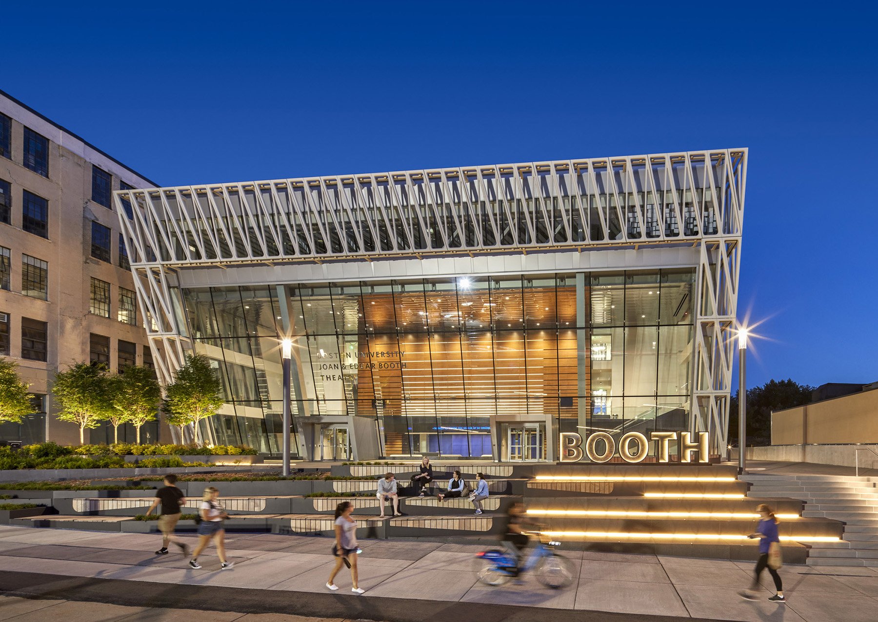Boston University / Joan & Edgar Booth Theatre - Elkus Manfredi Architects