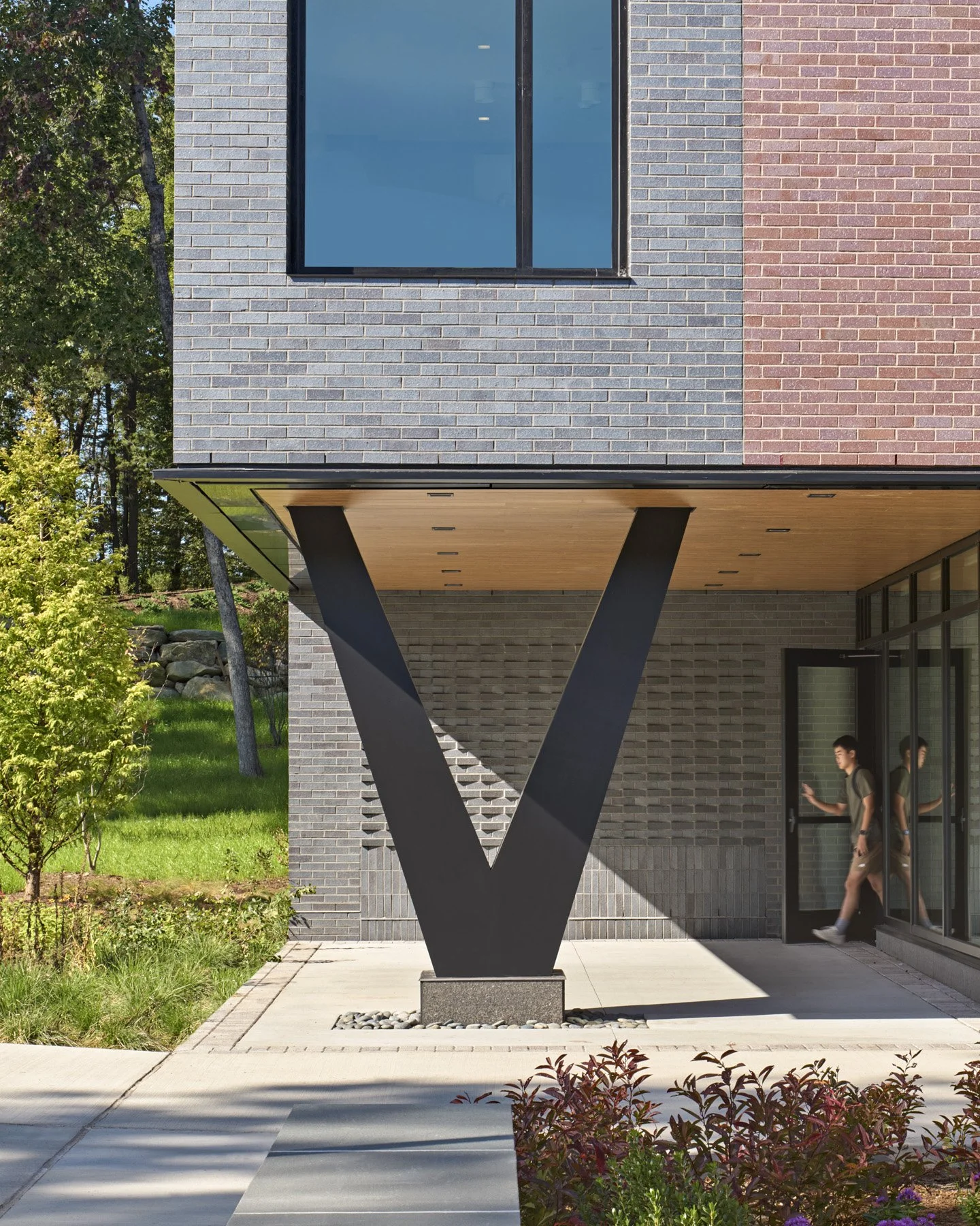 Bryant University / Puishys Residence Complex