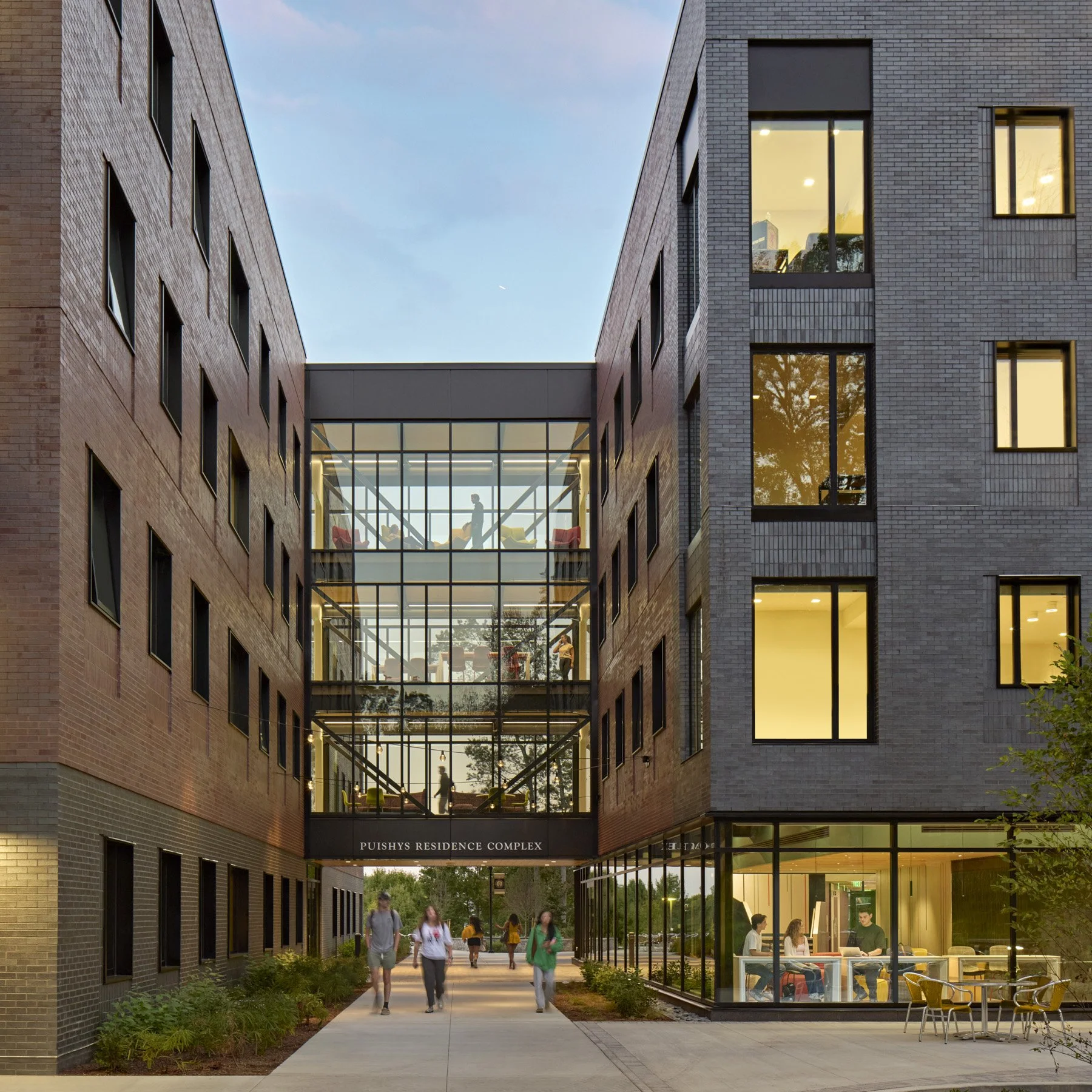 Bryant University / Puishys Residence Complex