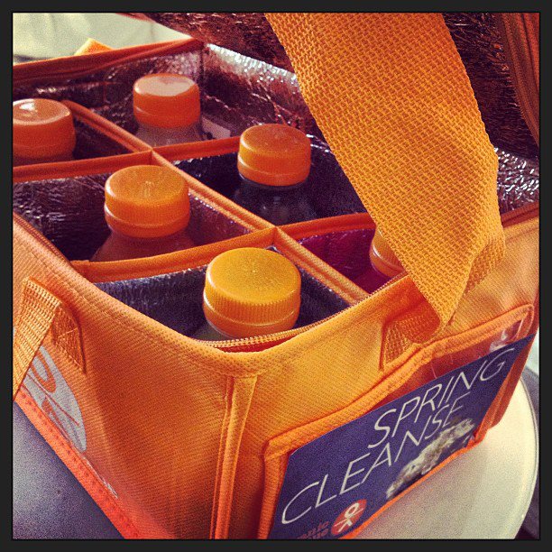 " Loving our special 1-day Spring Cleanse in this awesome cooler bag! Check out the exclusive Spring offer here: http://bit.ly/165JbFP "