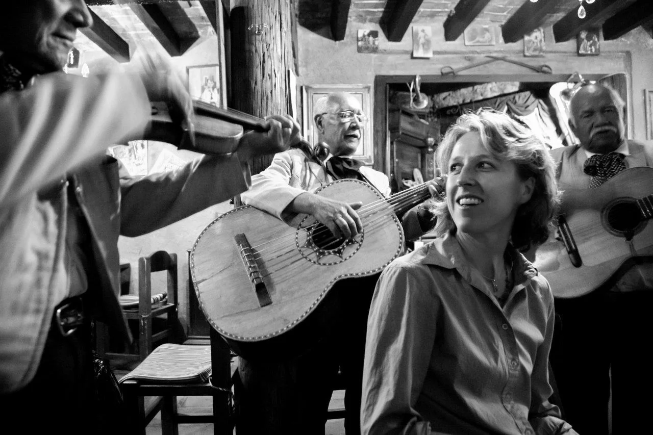 Pic 6 - Cantina Clave Azul and the mariachis_edited2.jpg