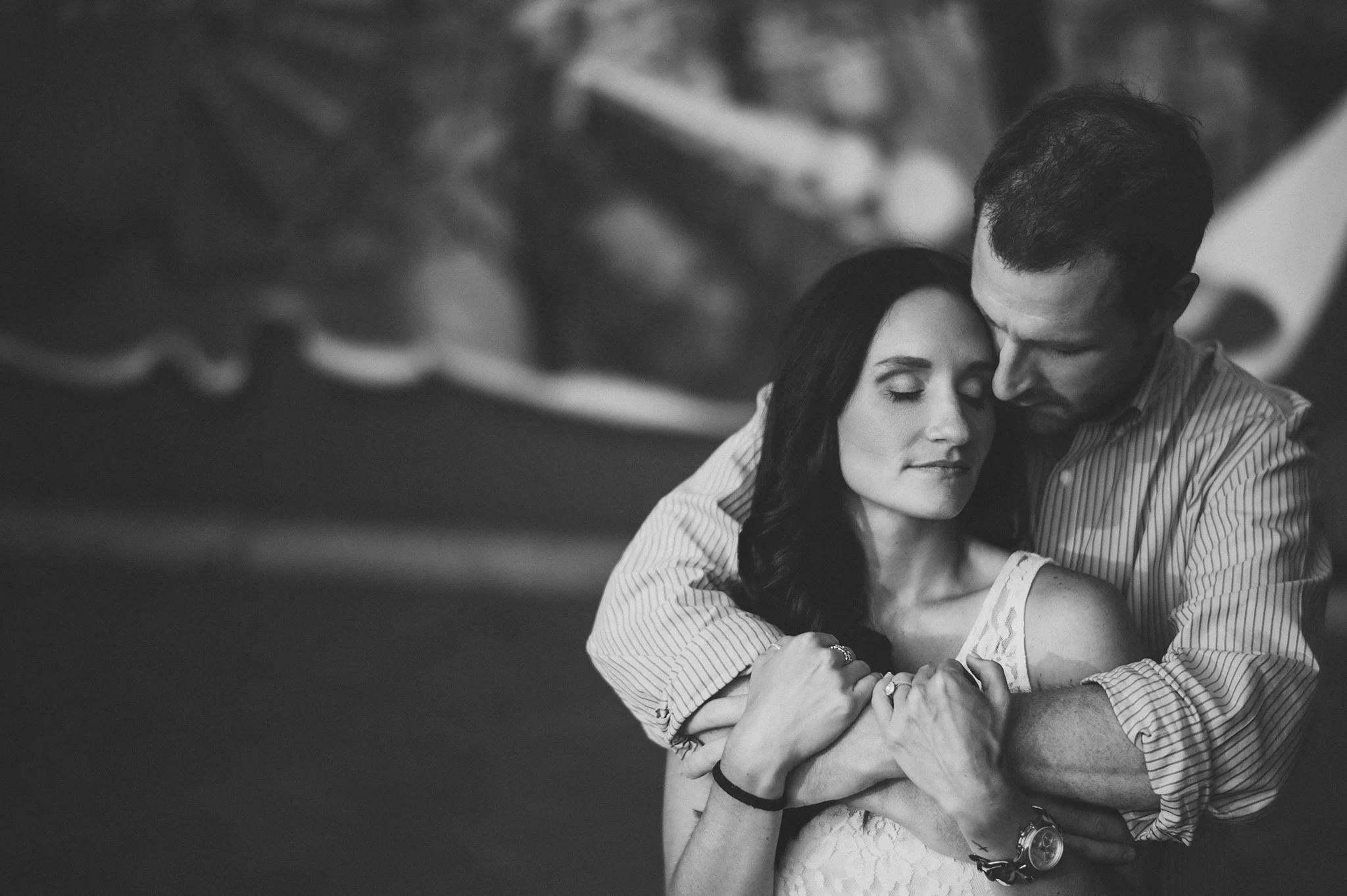 08-intimate-engagement-sessions.jpg