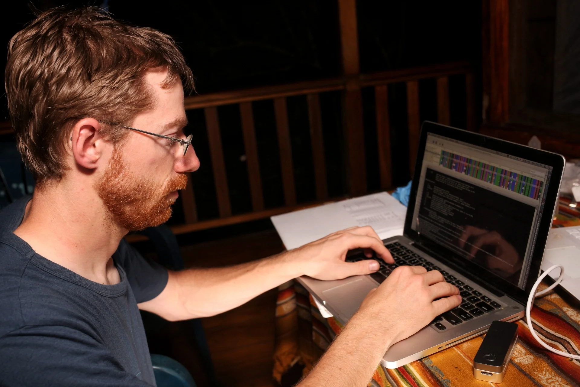Stefan working on his nanopore bioinformatics in the jungle.