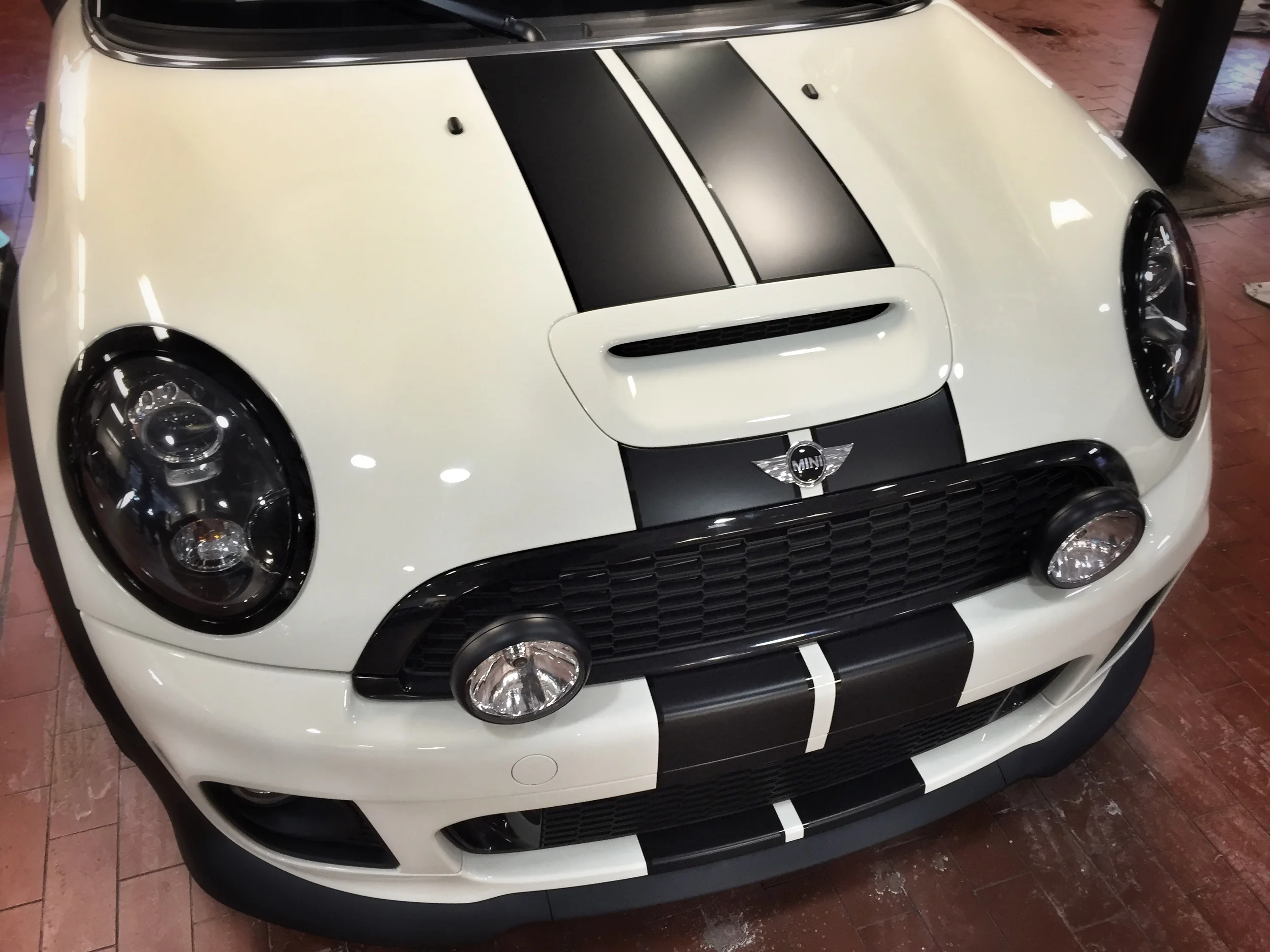 Matte black with gloss pin