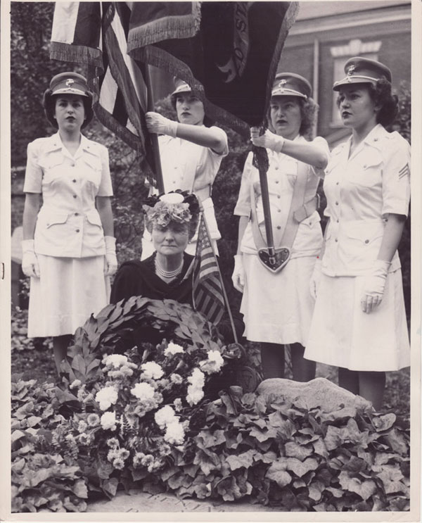 1944