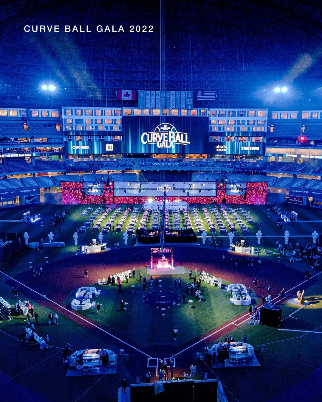 Where the baseball field became the ballroom.⁠
⁠
Transforming the Rogers Centre Torontonians know and love for an evening in support of youth nationwide.⁠
⁠
Project: CURVE BALL 2022⁠
Client: Jays Care Foundation⁠
Photographer: @mauriciojcalero⁠
⁠
&bu
