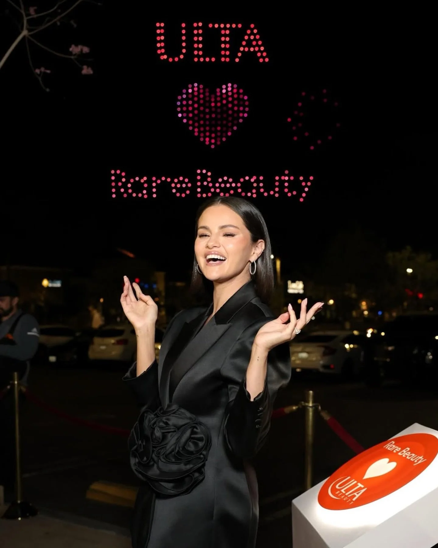 For @rarebeauty x @ultabeauty in LA

To celebrate Rare Beauty landing in every Ulta Beauty store, Los Angeles lit up with fireworks, sky-bound art, makeup stations, engravings, and more. Bringing together community and influencers in true Rare fashio
