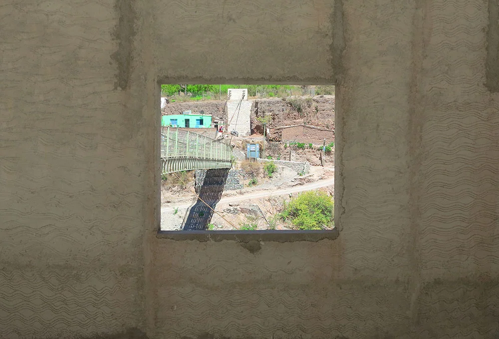windowiruyatheskolz.jpg