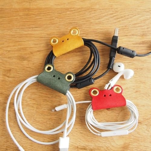 Teen Tuesday: Tooled Leather Cord Keepers!