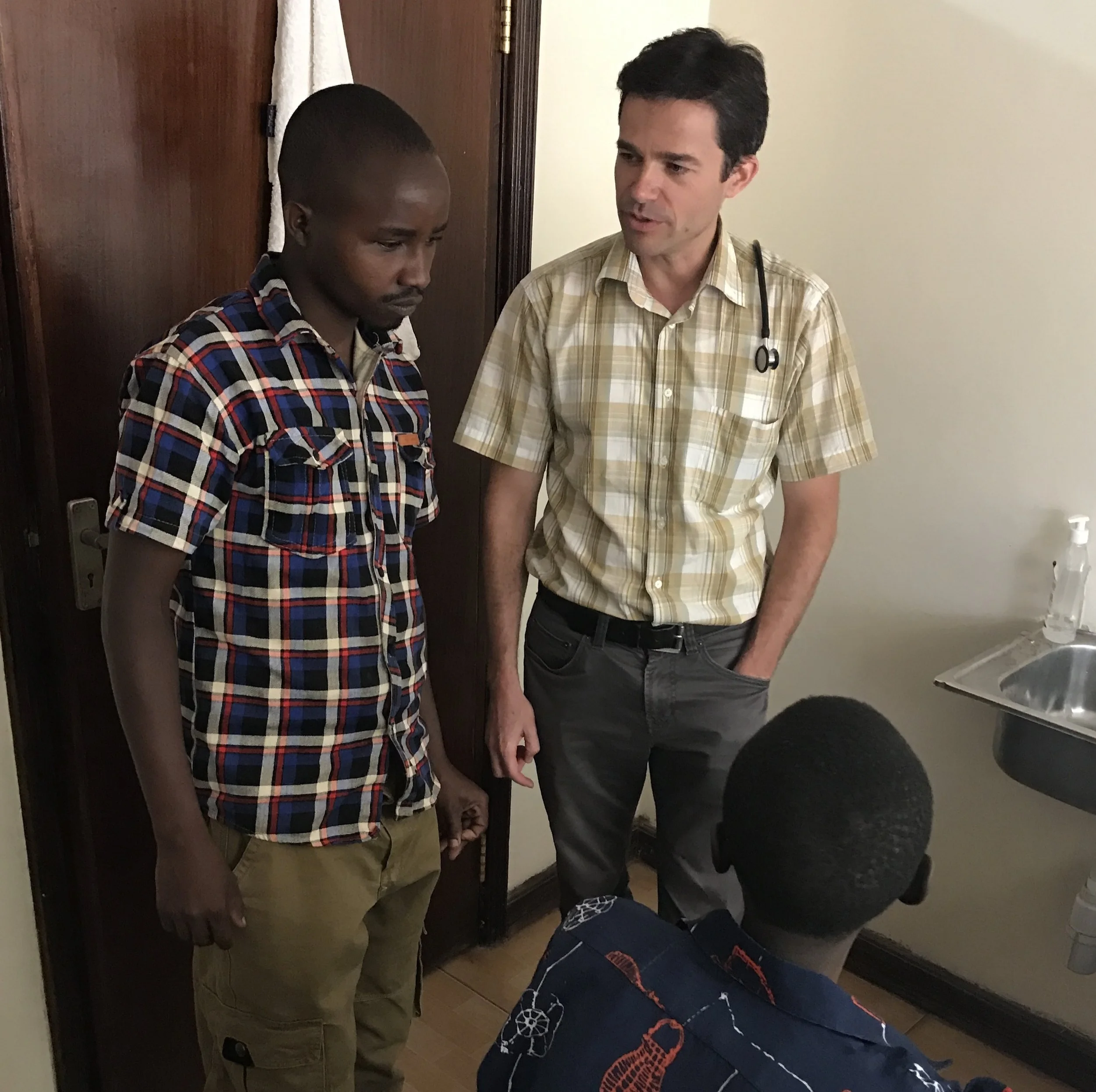 Dr. Michael introducing Alfred, our Community Health Worker, to a 26-year-old diabetic patient who will begin insulin treatment. Alfred will be visiting him on a weekly basis for support and to ensure adherence to the treatment strategy.