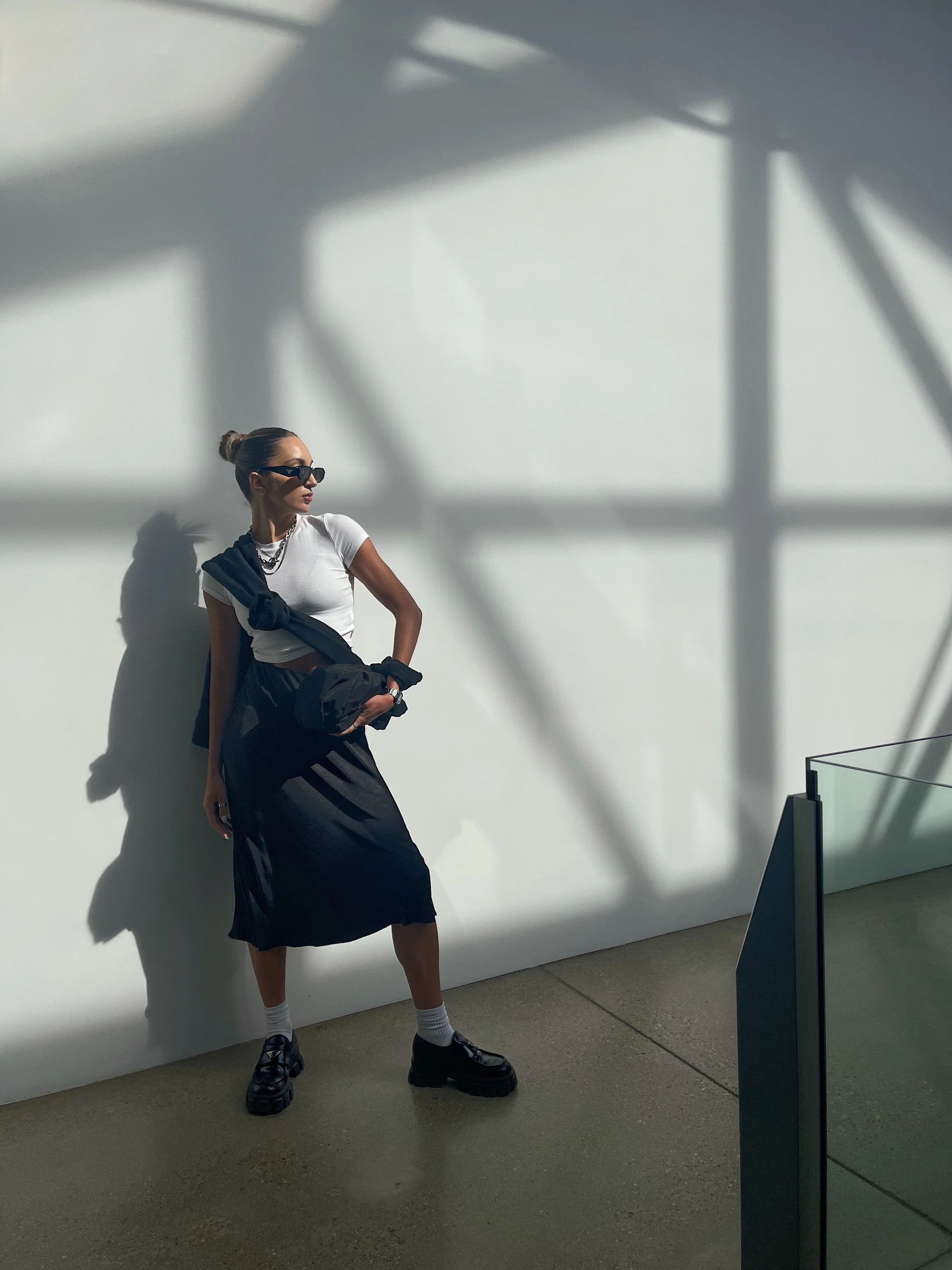 BLACK AND WHITE STAPLES