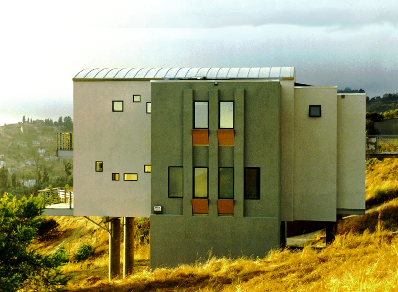 Exterior 2.jpg