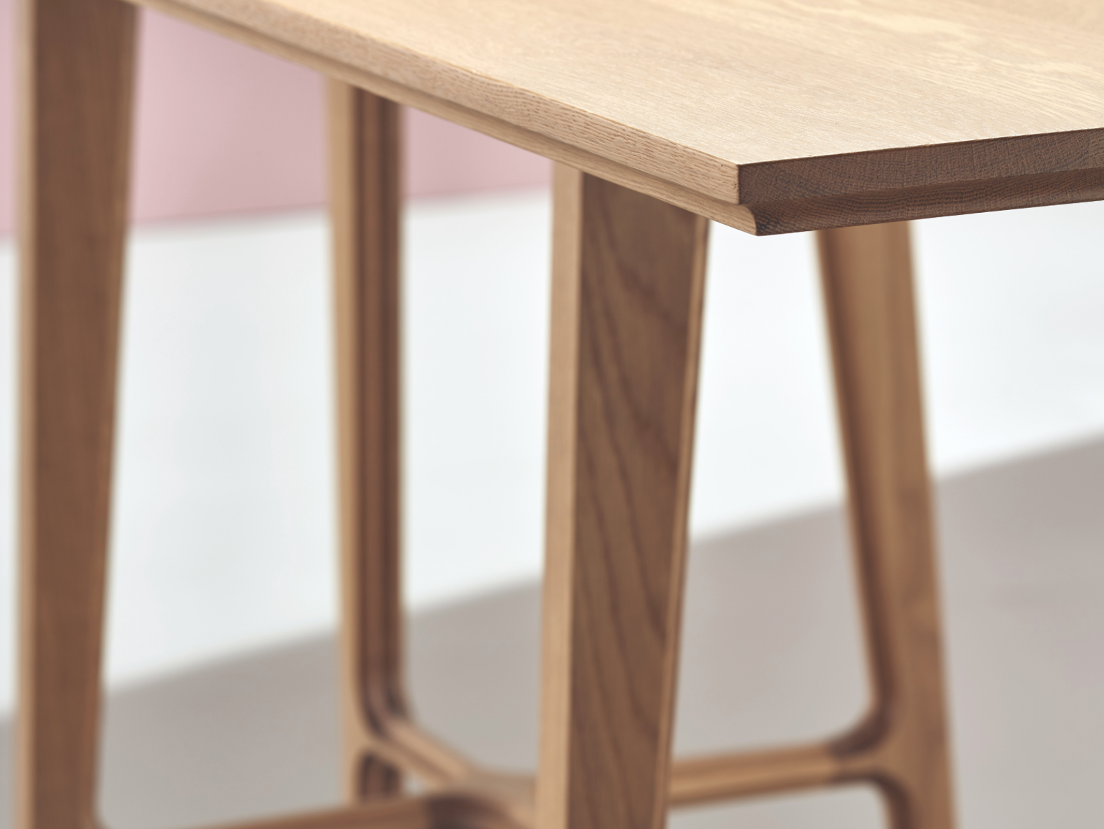 Cumberland Furniture Revo table details