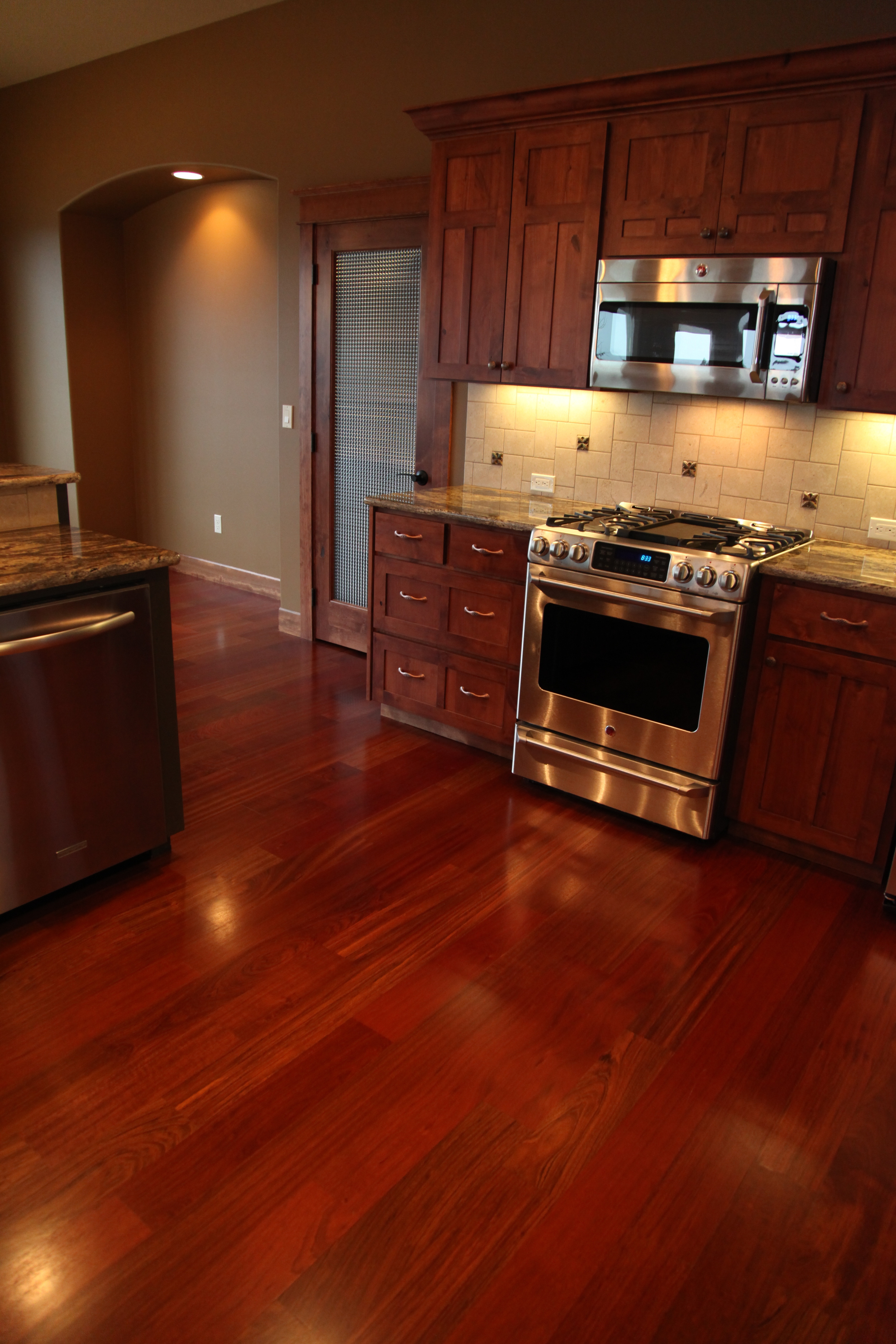 Kitchen Gallery pg — United Floor Covering