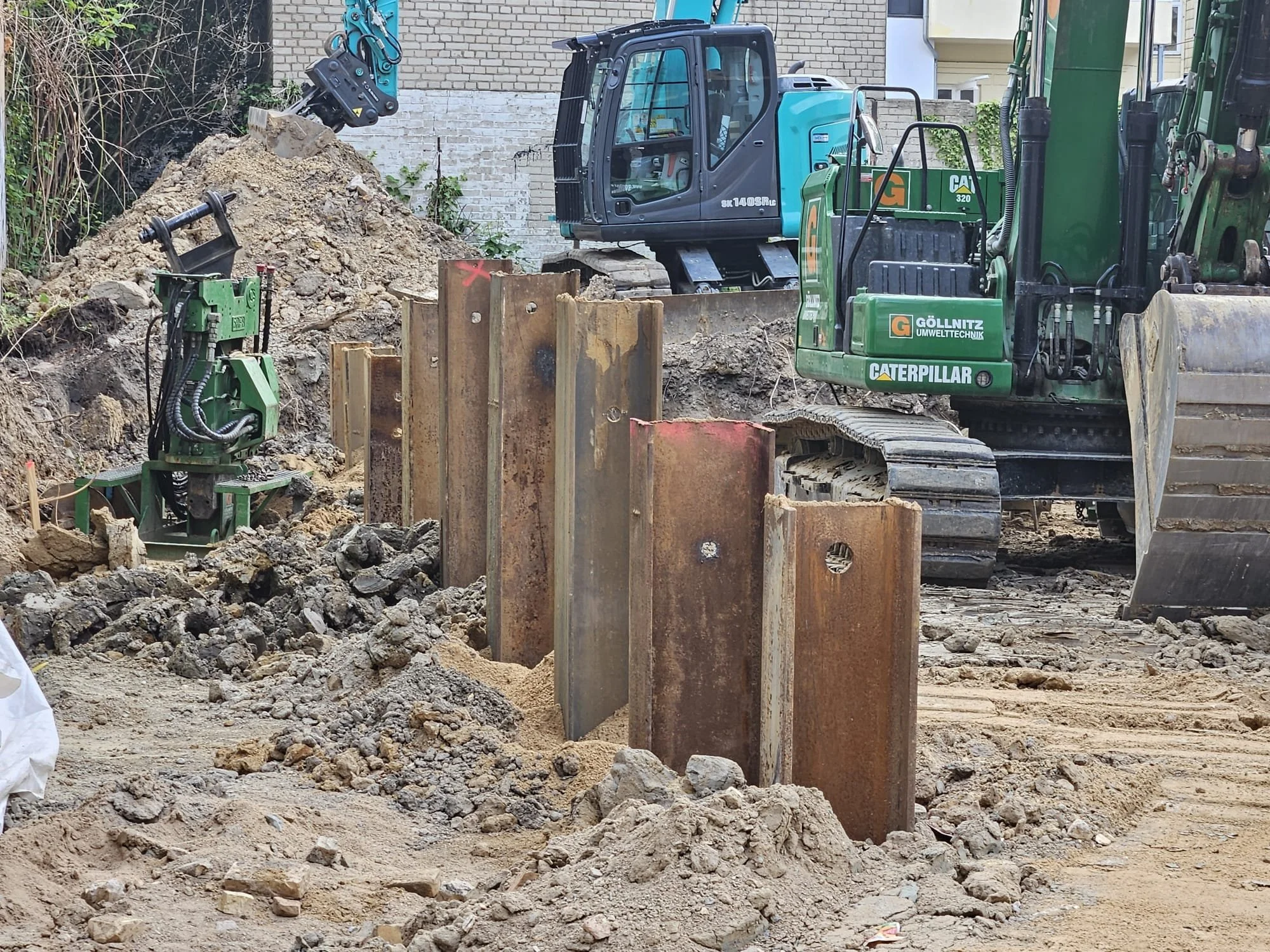 Einbringen der Stahlträger im Tiefbau Mai 2026