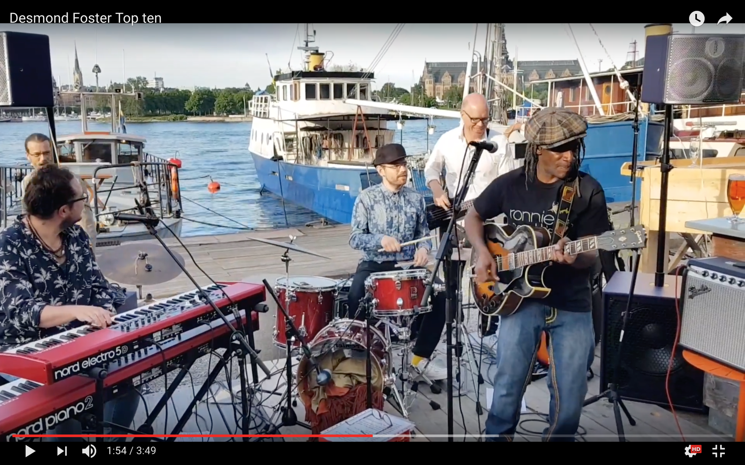 Desmond Foster playing live at Restaurang Hjerta