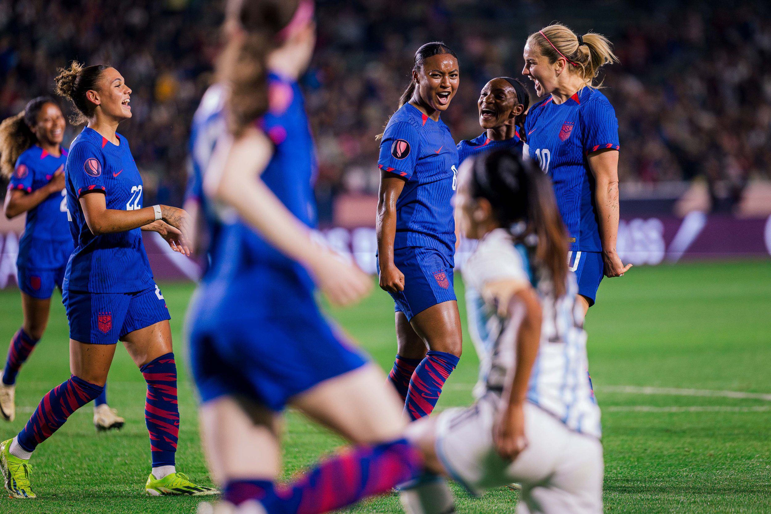 USA_vs_ARG_GoldCup_etorres_seq03-40_v2.jpg