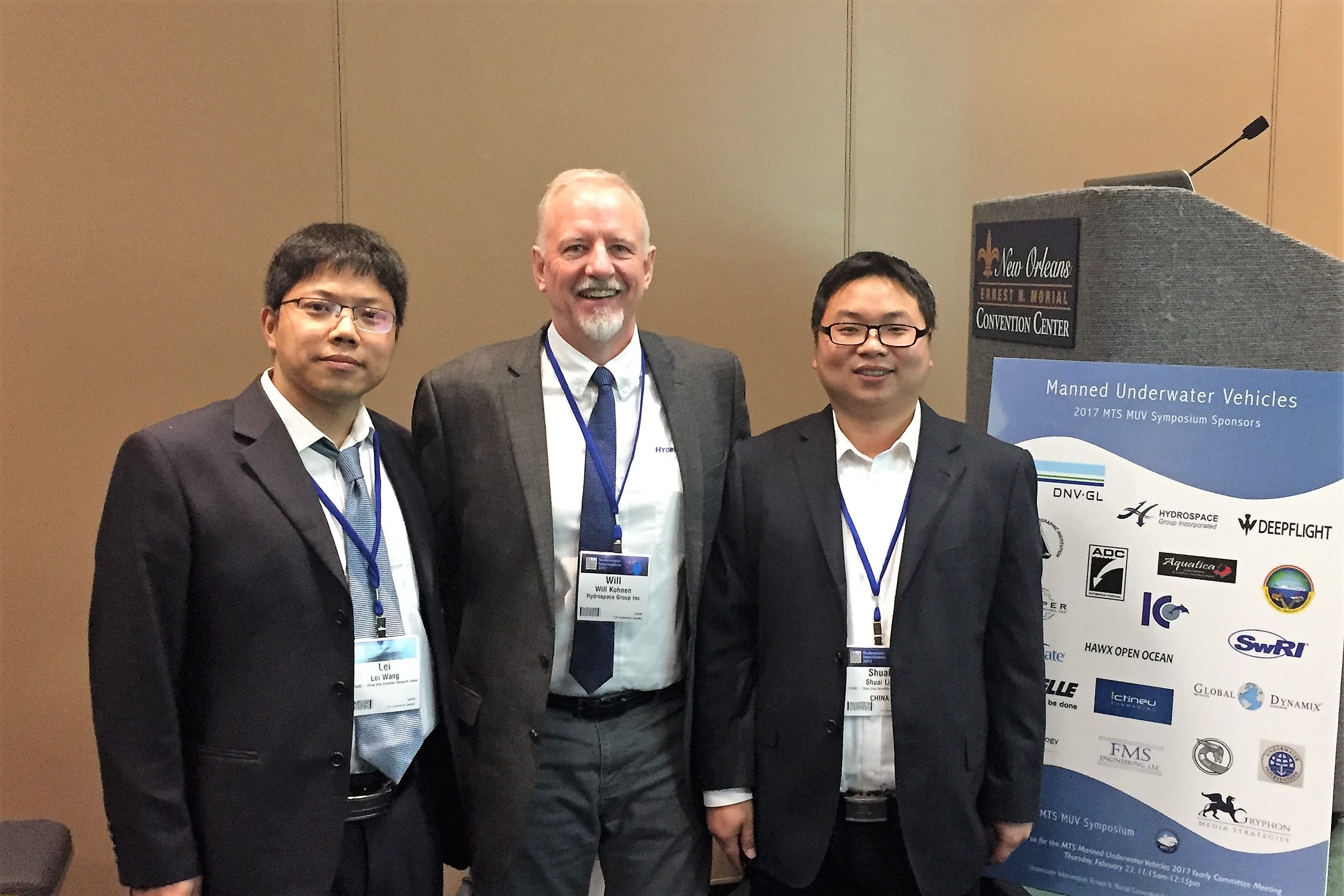  Lei Wang &amp; Shuai Liu, China Ship Scientific Research Center (CSSRC),&nbsp;with Will Kohnen, MUV Committee Chair 