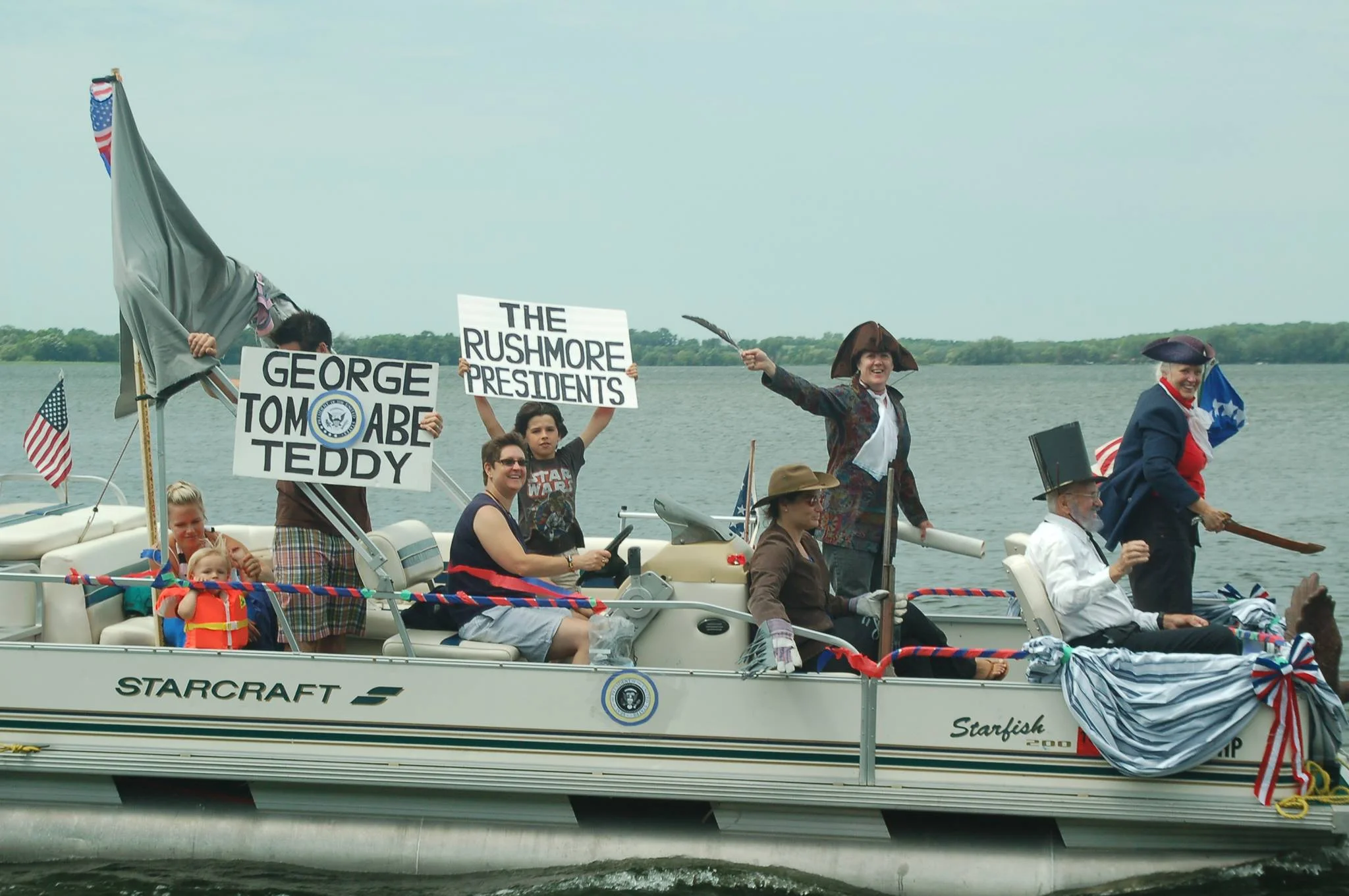 2014boatparade2.jpg