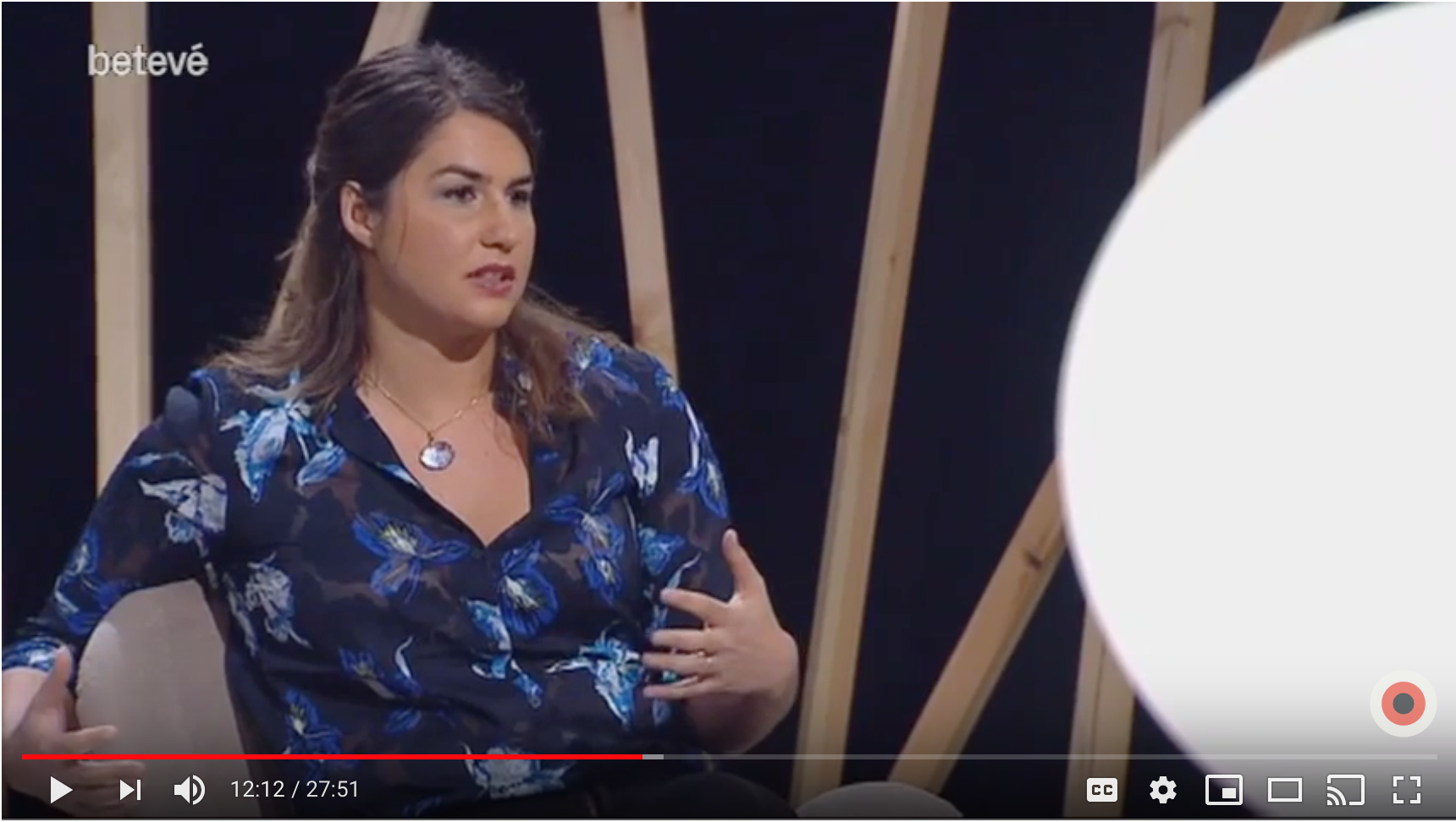 Terrícoles | betevé - Entrevista a Azareen Van der Vliet Oloomi 