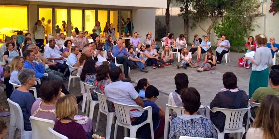 Teaching Outside Temple Israel 2015_2.jpg