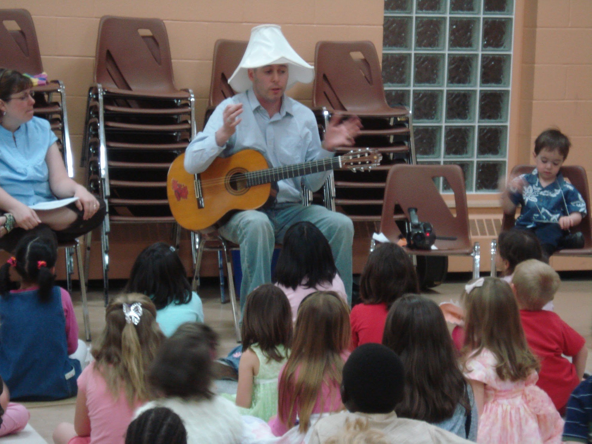 2008_04_27_Silly_Hat_Ian_St_Michaels_Parish_Show08.jpg