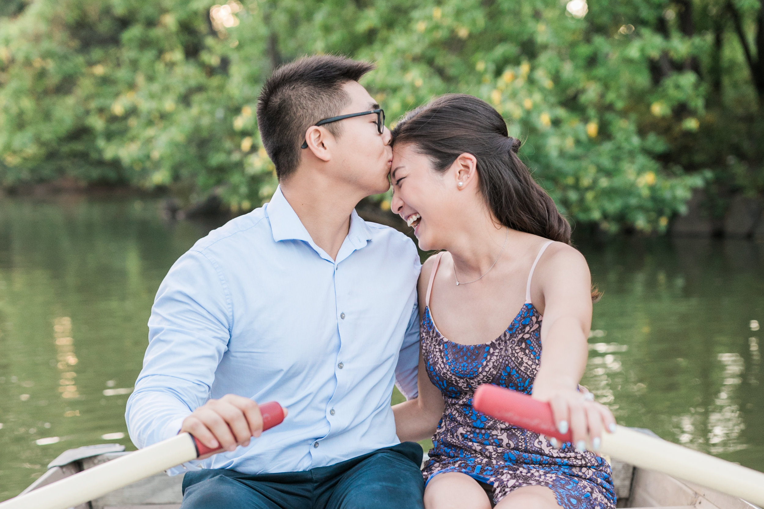 central-park-boathouse-engagement18.jpg