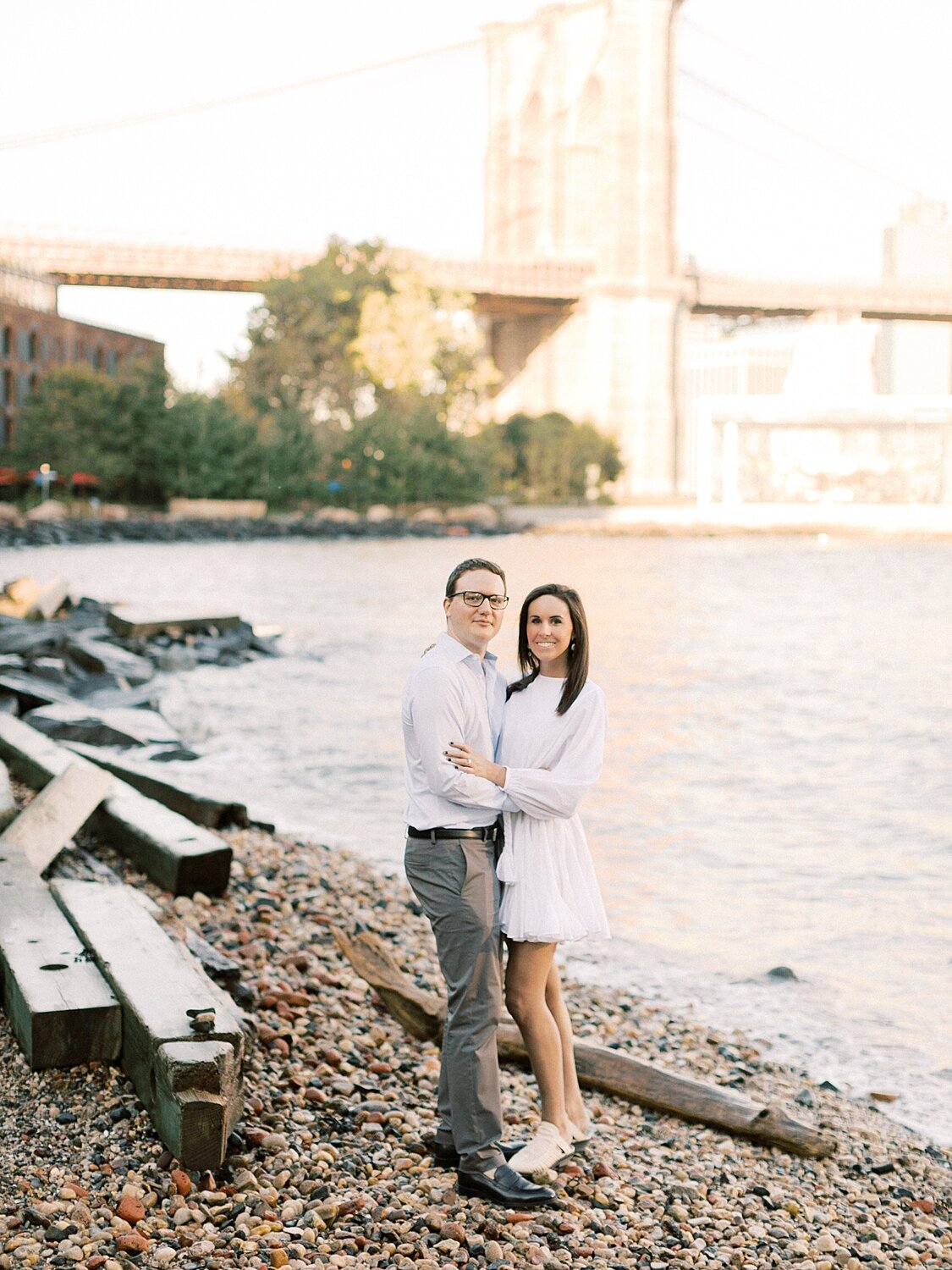 Brooklyn Bridge engagement photos by Asher Gardner Photography