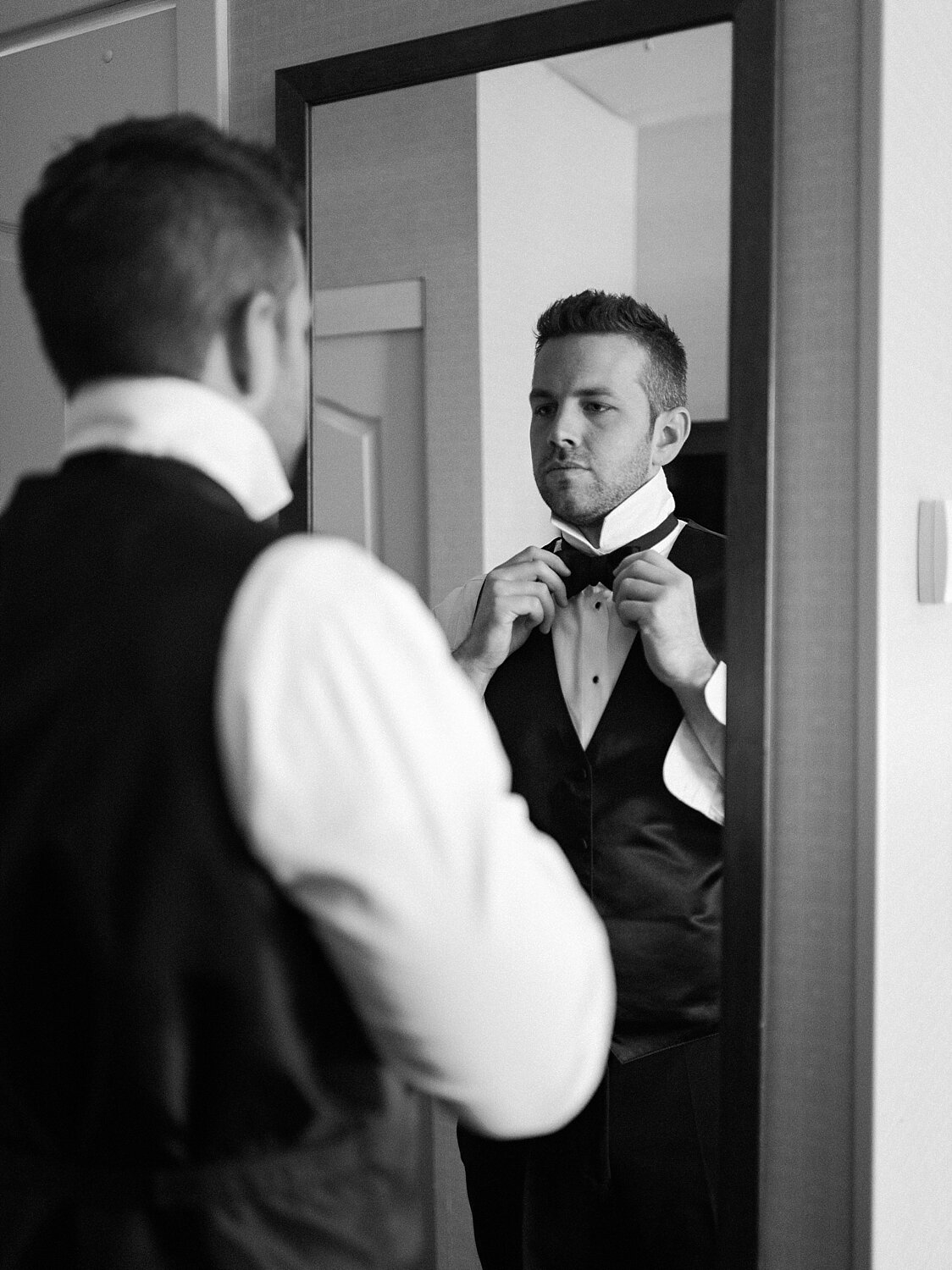 groom prepares for Long Island wedding day with Asher Gardner Photography