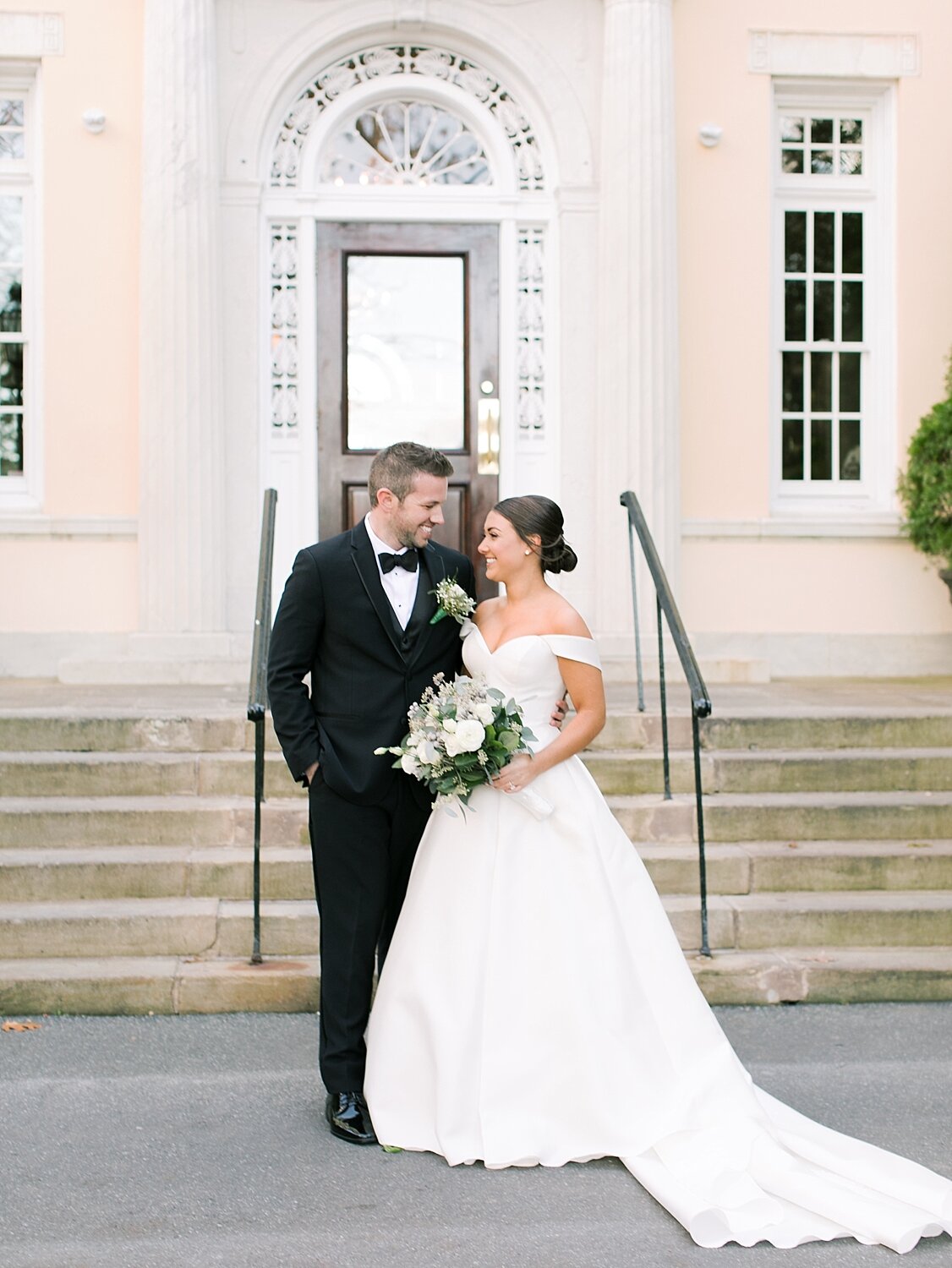 wedding photos at the Mansion with Oyster Bay by Asher Gardner Photography