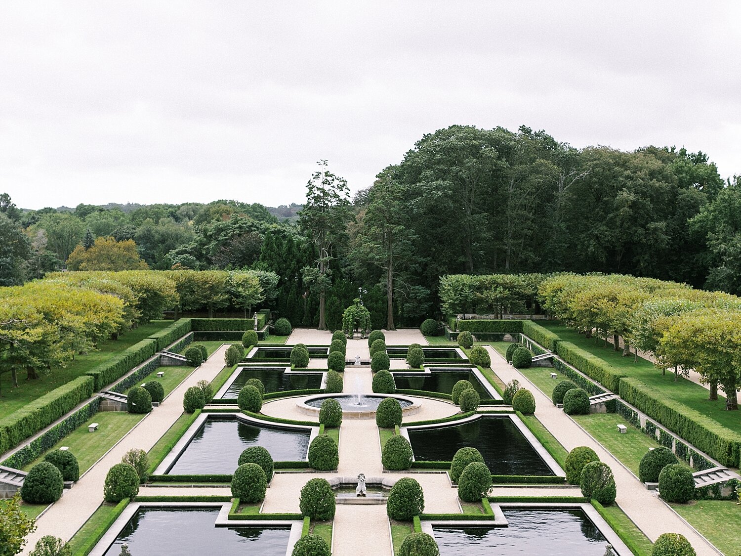 Oheka Castle gardens photographed by NY wedding photographer Asher Gardner Photography