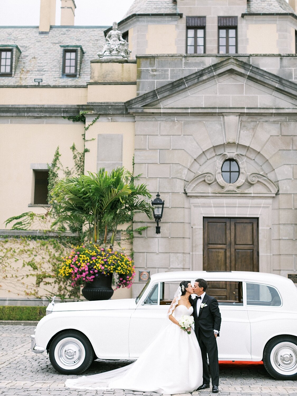 wedding portraits at Oheka Castle by Asher Gardner Photography