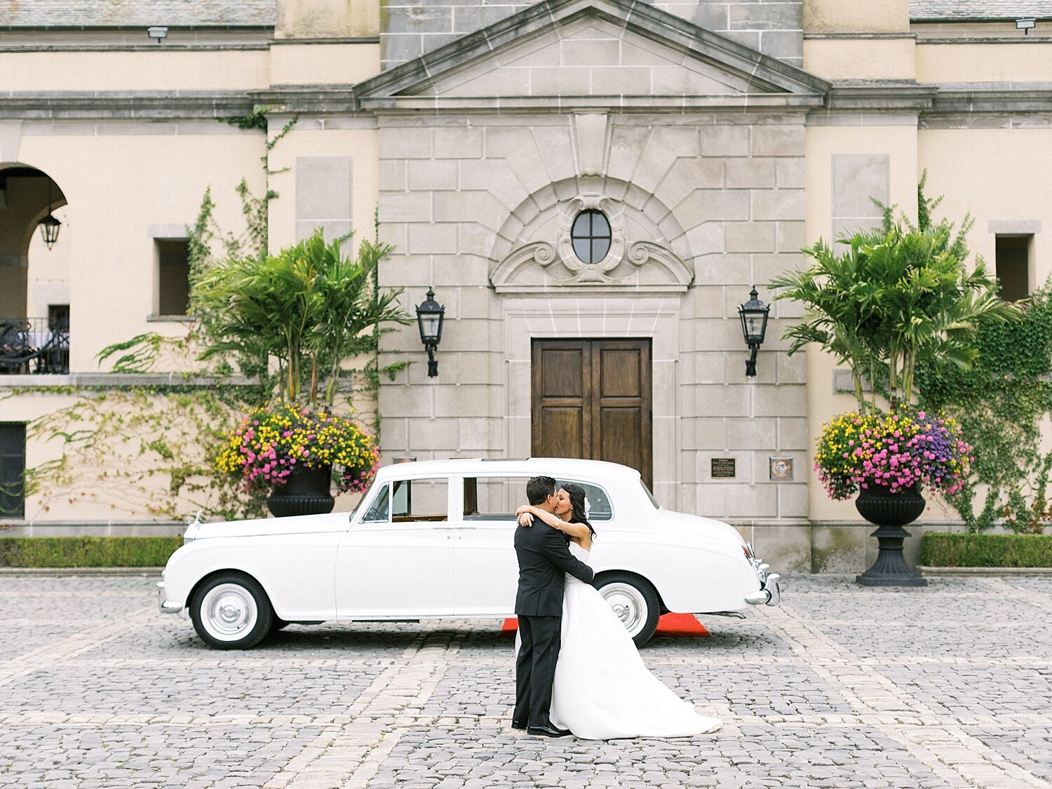 wedding day portraits at Oheka Castle by Asher Gardner Photography