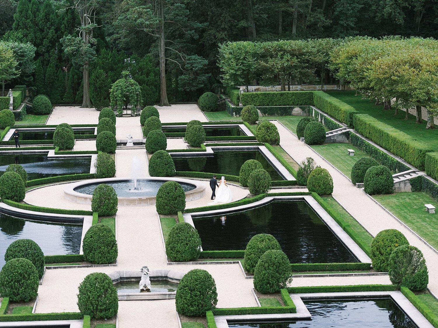 Oheka Castle Gardens wedding portraits by Asher Gardner Photography