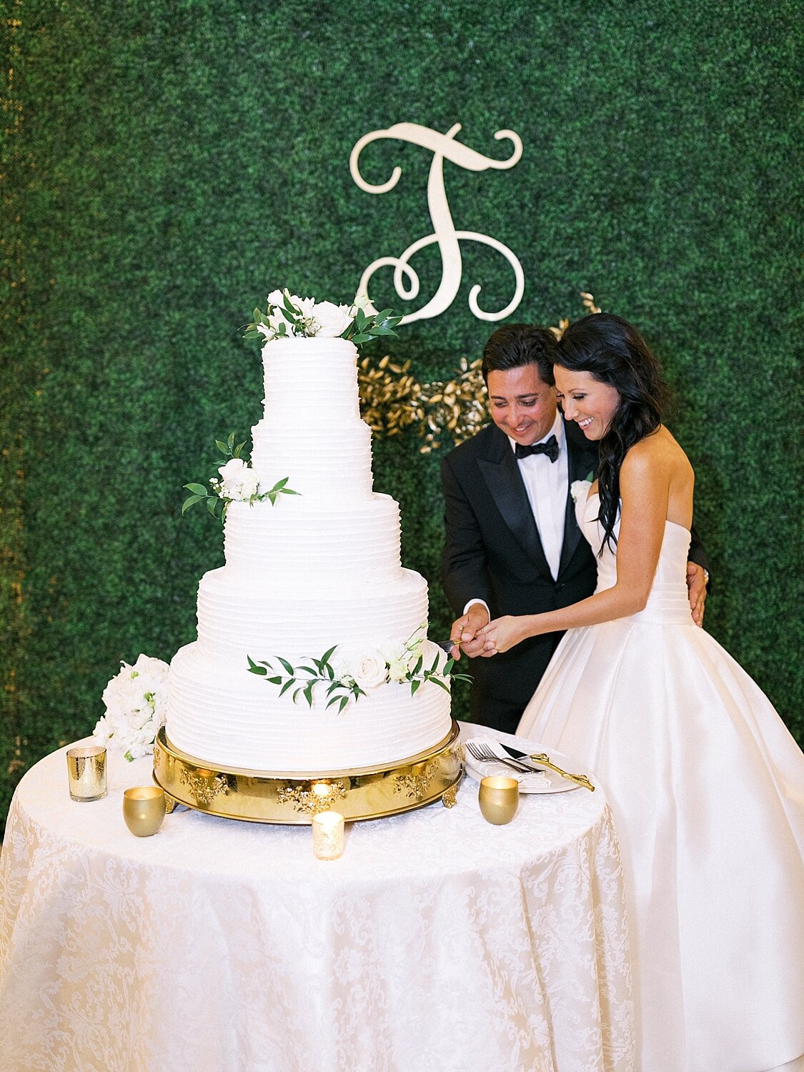 cake cutting photographed by Asher Gardner Photography