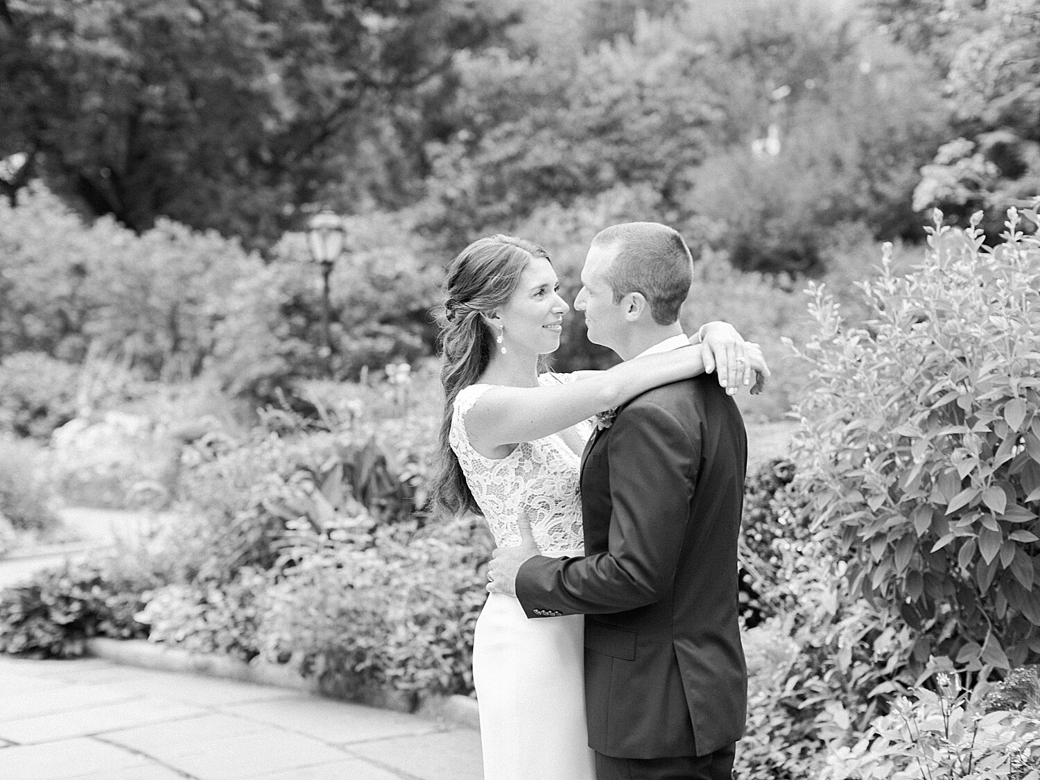Elopement at the Central Park Conservatory Gardens_Asher Gardner Photography__0034.jpg