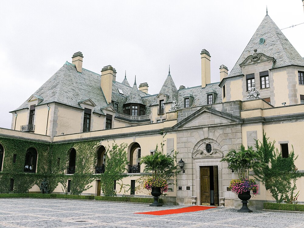 Oheka Castle in Huntington NY | Tri-State Area Wedding Venues photographed by NY wedding photographer Asher Gardner Photography