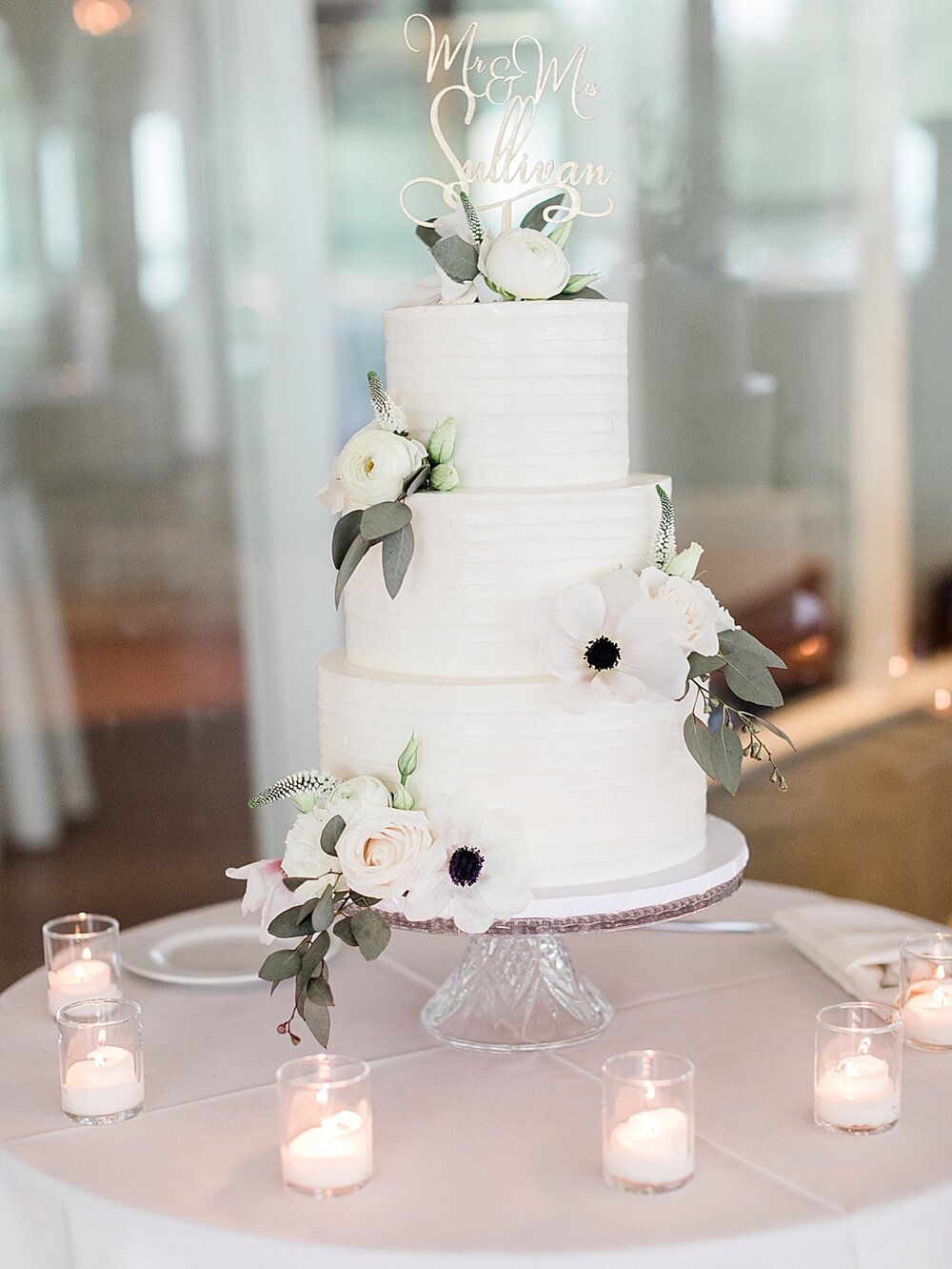 tiered wedding cake at Battery Garden | Tri-State area wedding venues photographed by Asher Gardner Photography